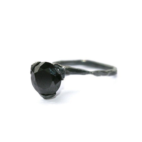 The cone ring - Oxidized Silver with black Agate